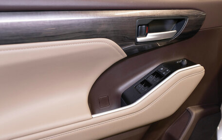 Toyota Highlander, 2025 год, 5 950 000 рублей, 18 фотография