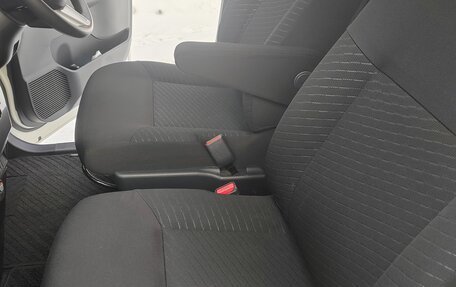 Toyota Roomy I, 2017 год, 940 000 рублей, 23 фотография