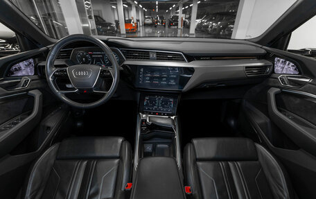 Audi e-tron Sportback I, 2020 год, 4 500 000 рублей, 8 фотография