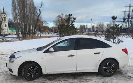 Chevrolet Cruze II, 2010 год, 670 000 рублей, 2 фотография