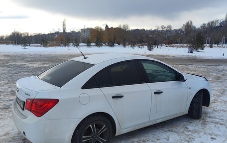 Chevrolet Cruze II, 2010 год, 670 000 рублей, 4 фотография