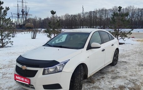 Chevrolet Cruze II, 2010 год, 670 000 рублей, 3 фотография