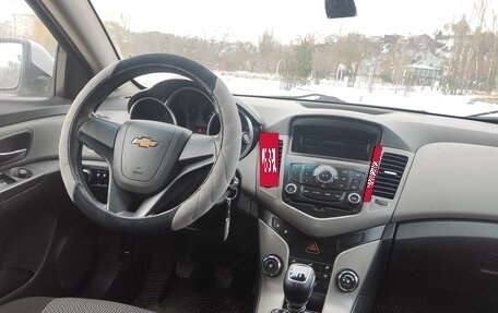 Chevrolet Cruze II, 2010 год, 670 000 рублей, 9 фотография