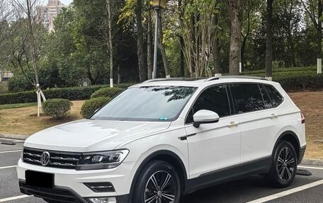 Volkswagen Tiguan II, 2020 год, 2 150 000 рублей, 4 фотография