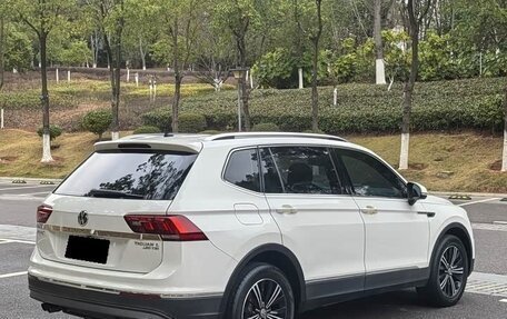 Volkswagen Tiguan II, 2020 год, 2 150 000 рублей, 9 фотография