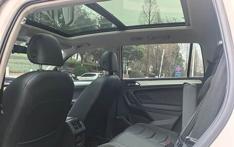 Volkswagen Tiguan II, 2020 год, 2 150 000 рублей, 15 фотография