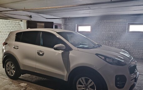KIA Sportage IV рестайлинг, 2018 год, 2 000 000 рублей, 4 фотография