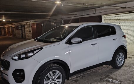 KIA Sportage IV рестайлинг, 2018 год, 2 000 000 рублей, 3 фотография