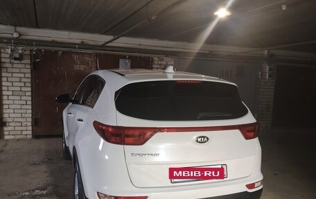 KIA Sportage IV рестайлинг, 2018 год, 2 000 000 рублей, 6 фотография