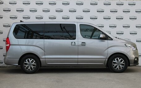 Hyundai H-1 II рестайлинг, 2018 год, 3 600 000 рублей, 8 фотография