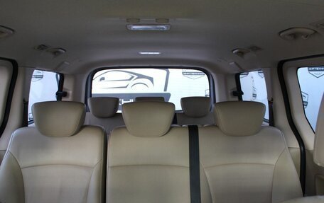 Hyundai H-1 II рестайлинг, 2018 год, 3 600 000 рублей, 19 фотография