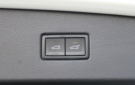 Volkswagen Tiguan II, 2021 год, 4 700 000 рублей, 20 фотография