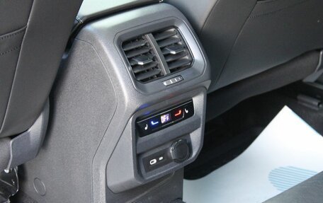 Volkswagen Tiguan II, 2021 год, 4 700 000 рублей, 29 фотография