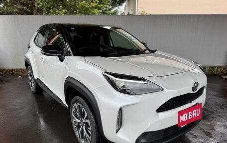 Toyota Yaris Cross, 2023 год, 1 930 777 рублей, 3 фотография