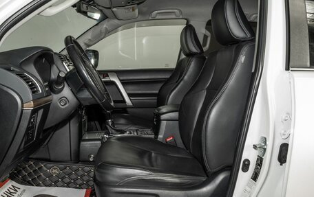 Toyota Land Cruiser Prado 150 рестайлинг 2, 2020 год, 6 400 000 рублей, 6 фотография