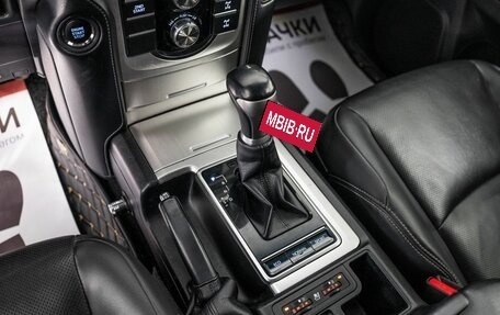 Toyota Land Cruiser Prado 150 рестайлинг 2, 2020 год, 6 400 000 рублей, 13 фотография