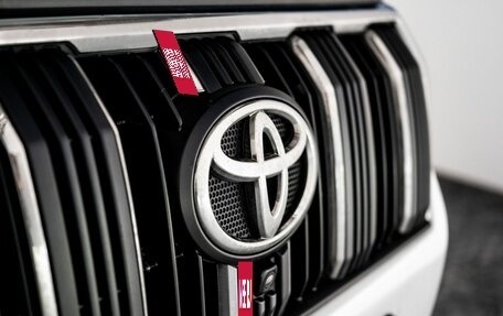 Toyota Land Cruiser Prado 150 рестайлинг 2, 2020 год, 6 400 000 рублей, 24 фотография