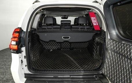 Toyota Land Cruiser Prado 150 рестайлинг 2, 2020 год, 6 400 000 рублей, 20 фотография