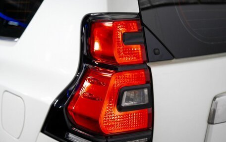 Toyota Land Cruiser Prado 150 рестайлинг 2, 2020 год, 6 400 000 рублей, 26 фотография