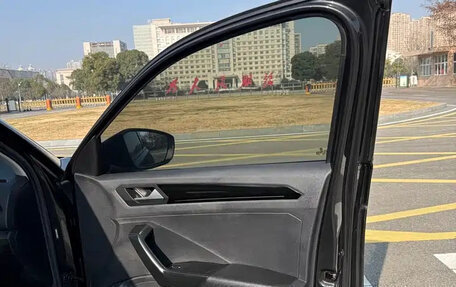 Volkswagen T-Roc I, 2021 год, 1 279 000 рублей, 19 фотография