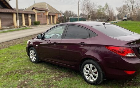 Hyundai Solaris II рестайлинг, 2012 год, 735 000 рублей, 1 фотография