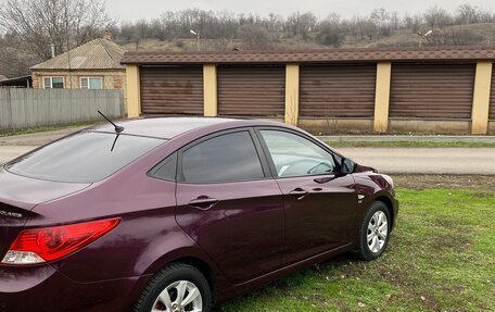 Hyundai Solaris II рестайлинг, 2012 год, 735 000 рублей, 2 фотография