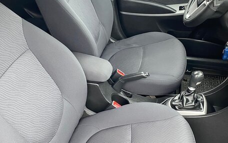 Hyundai Solaris II рестайлинг, 2012 год, 735 000 рублей, 10 фотография