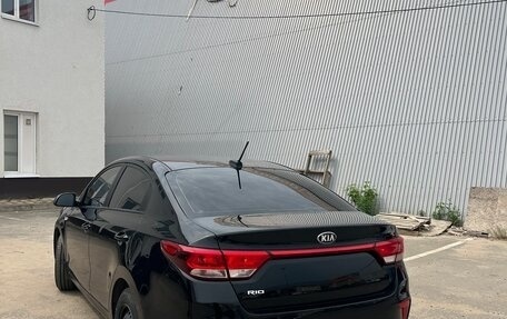 KIA Rio IV, 2018 год, 1 049 000 рублей, 5 фотография