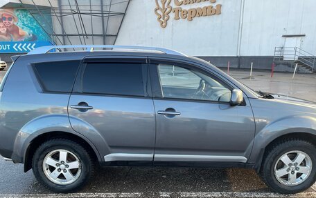 Mitsubishi Outlander III рестайлинг 3, 2008 год, 715 000 рублей, 4 фотография