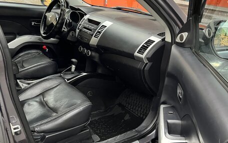 Mitsubishi Outlander III рестайлинг 3, 2008 год, 715 000 рублей, 18 фотография