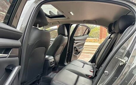 Mazda 3, 2022 год, 1 800 000 рублей, 12 фотография