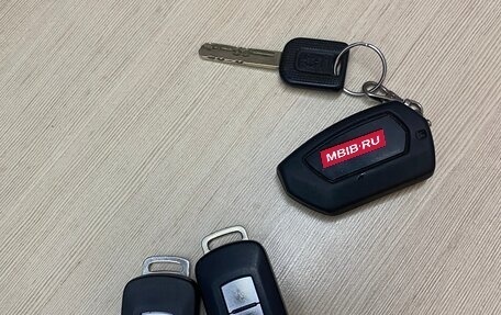 Mitsubishi Outlander III рестайлинг 3, 2014 год, 1 300 000 рублей, 11 фотография