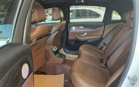 Mercedes-Benz E-Класс, 2021 год, 2 299 000 рублей, 15 фотография