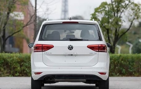 Volkswagen Touran III, 2021 год, 2 600 000 рублей, 7 фотография