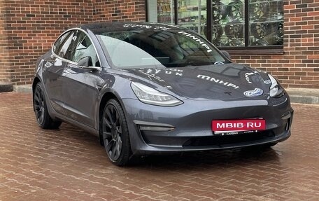 Tesla Model 3 I, 2020 год, 2 000 000 рублей, 1 фотография