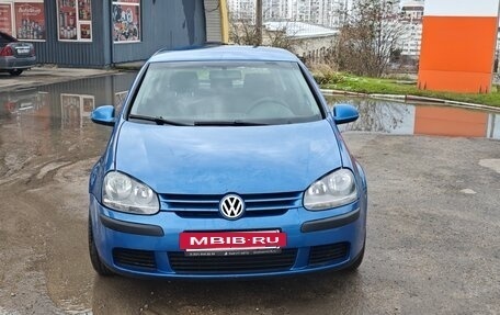 Volkswagen Golf V, 2004 год, 460 000 рублей, 2 фотография