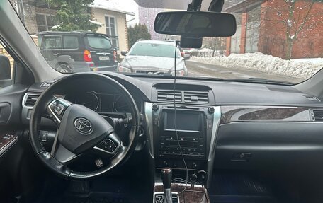 Toyota Camry, 2017 год, 2 370 000 рублей, 6 фотография