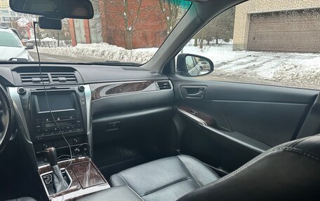 Toyota Camry, 2017 год, 2 370 000 рублей, 10 фотография