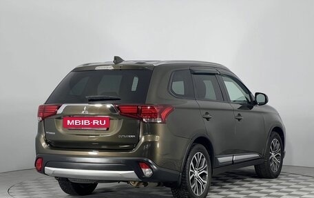 Mitsubishi Outlander III рестайлинг 3, 2018 год, 1 960 000 рублей, 5 фотография
