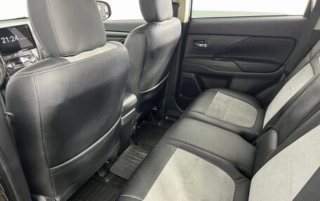 Mitsubishi Outlander III рестайлинг 3, 2018 год, 1 960 000 рублей, 11 фотография