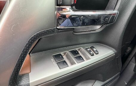 Toyota Land Cruiser 200, 2014 год, 3 000 000 рублей, 24 фотография