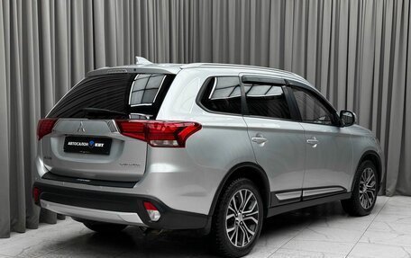 Mitsubishi Outlander III рестайлинг 3, 2017 год, 2 099 000 рублей, 4 фотография