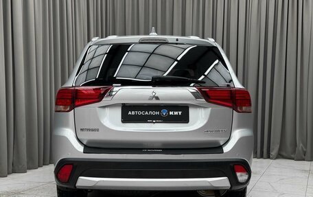 Mitsubishi Outlander III рестайлинг 3, 2017 год, 2 099 000 рублей, 5 фотография