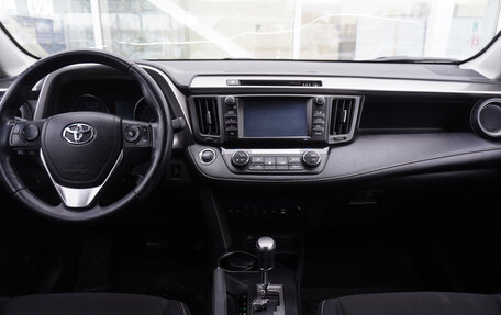 Toyota RAV4, 2019 год, 2 960 000 рублей, 11 фотография