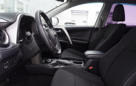 Toyota RAV4, 2019 год, 2 960 000 рублей, 9 фотография