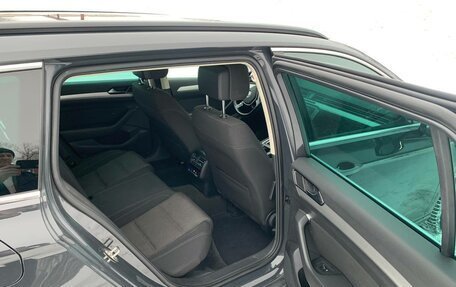 Volkswagen Passat B8 рестайлинг, 2016 год, 1 830 000 рублей, 13 фотография