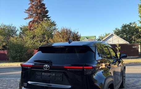 Toyota Yaris Cross, 2021 год, 2 350 000 рублей, 5 фотография
