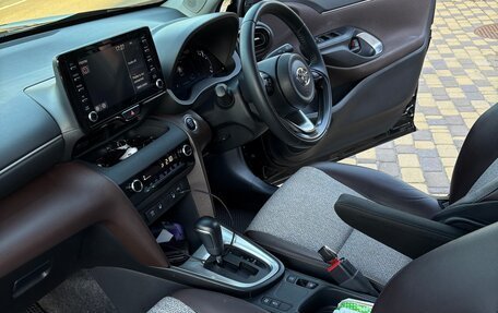 Toyota Yaris Cross, 2021 год, 2 350 000 рублей, 15 фотография