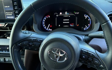 Toyota Yaris Cross, 2021 год, 2 350 000 рублей, 18 фотография