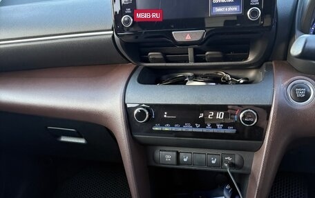 Toyota Yaris Cross, 2021 год, 2 350 000 рублей, 19 фотография